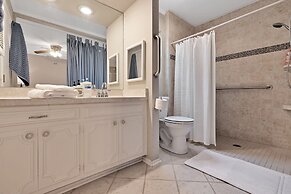 Comfy Home W/ Great Accessibility 3 Bedroom Home by RedAwning