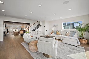 1571 San Elijo 3 Bedroom Home by RedAwning