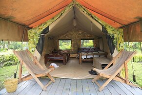 Room in B&B - Red Rocks Rwanda - Safari Tent Twin