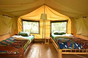 Room in B&B - Red Rocks Rwanda - Safari Tent Twin
