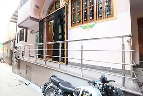 Goroomgo H.R. Guest House Varanasi
