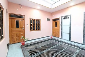 Goroomgo H.R. Guest House Varanasi