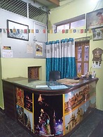Goroomgo H.R. Guest House Varanasi