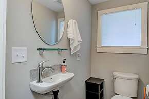 Chic Spacious Downtown Retreat