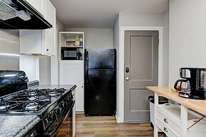 Chic Spacious Downtown Retreat
