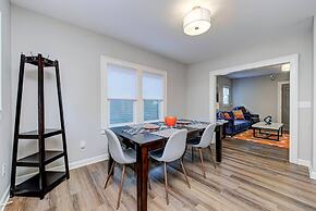 Chic Spacious Downtown Retreat