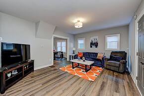 Chic Spacious Downtown Retreat
