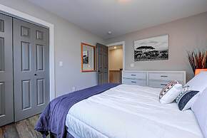 Chic Spacious Downtown Retreat