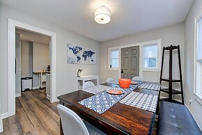 Chic Spacious Downtown Retreat