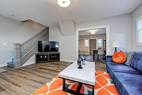 Chic Spacious Downtown Retreat