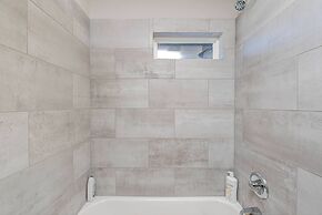 Chic Spacious Downtown Retreat