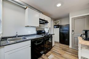 Chic Spacious Downtown Retreat