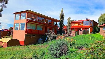 Amantani Samary Lodge