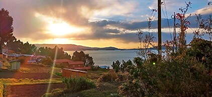 Amantani Samary Lodge