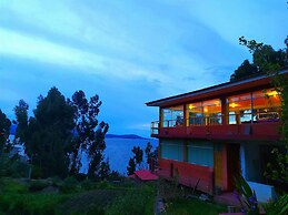 Amantani Samary Lodge