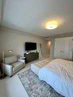 Suite - City View at Four Seasons Miami