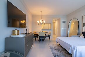 Suite - City View at Four Seasons Miami