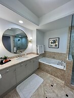 Suite - City View at Four Seasons Miami