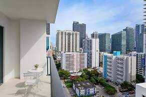Brickell Heart Condo with Amazing Views