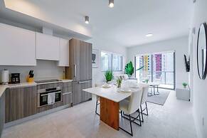 Brickell Heart Condo with Amazing Views