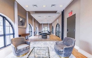 Elite Terrace - Spacious Apt w Terrace