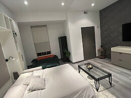 Elite Terrace - Spacious Apt w Terrace