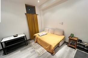 Elite Terrace - Spacious Apt w Terrace