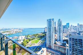 Apt Near Miami's Top Events at Bayfront