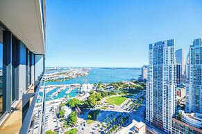 Apt Near Miami's Top Events at Bayfront