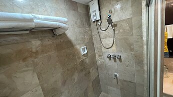 Rajah Park Hotel by Hiverooms