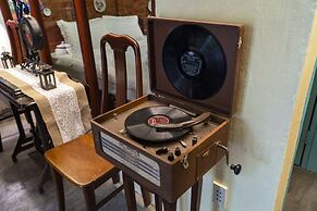 Ancient Saigon House BenThanh Center