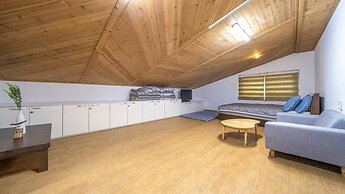 Yeosu Bebeolleh Pension