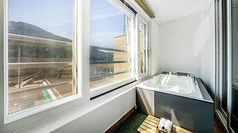 Yeosu Bebeolleh Pension