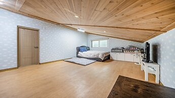 Yeosu Bebeolleh Pension