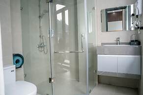 Charming Hill Hotel Cat Ba