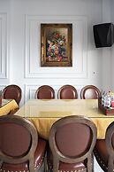 Charming Hill Hotel Cat Ba