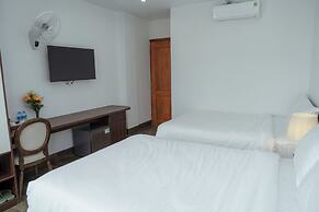 Charming Hill Hotel Cat Ba