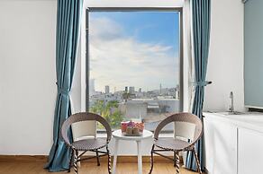 Lyn's Hotel & Apartment