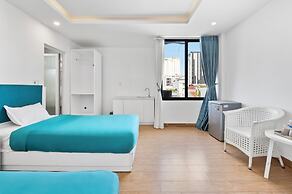 Lyn's Hotel & Apartment