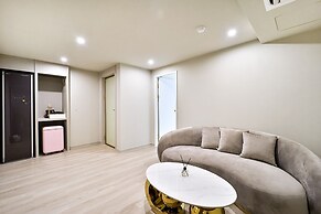 Den Basta Hotel Daeyeon