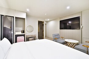 Den Basta Hotel Daeyeon