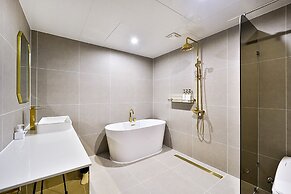 Den Basta Hotel Daeyeon