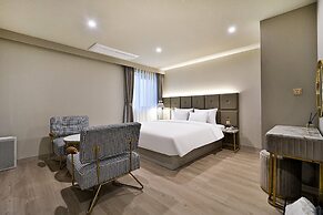 Den Basta Hotel Daeyeon