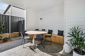 The Loft at Maple Cottages, Berry - by Linnaeus Collection
