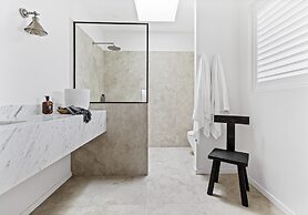 The Loft at Maple Cottages, Berry - by Linnaeus Collection