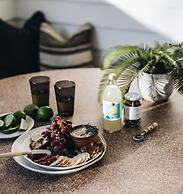 The Loft at Maple Cottages, Berry - by Linnaeus Collection