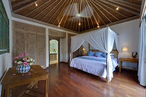 Siri Mendira Beach Villas