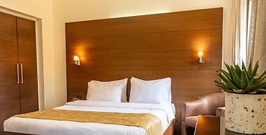 Britannia Suites