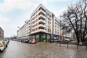 Modern Apartment With Balcony by Renters