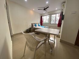 Goroomgo Vhyom Sky Palace Near Sakherbazar Metro Station Kolkata